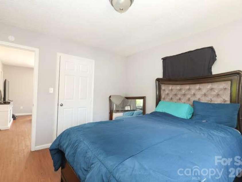 1401 Mauney Avenue, Gastonia, NC 28052.  MLS# CAR4363159, YatesRealty ID 20582. 