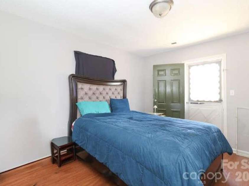 1401 Mauney Avenue, Gastonia, NC 28052.  MLS# CAR4363159, YatesRealty ID 20582. 