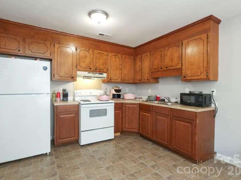 1401 Mauney Avenue, Gastonia, NC 28052.  MLS# CAR4363159, YatesRealty ID 20582. 