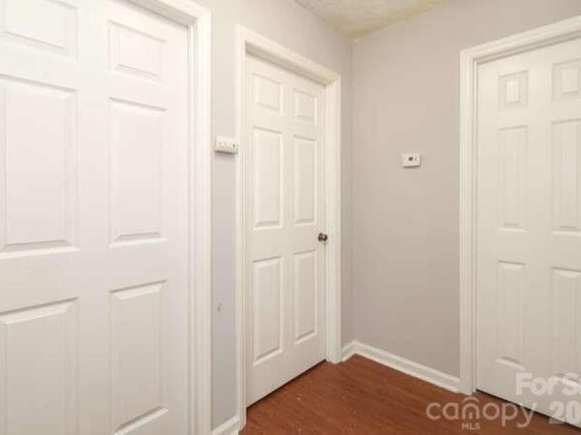 1401 Mauney Avenue, Gastonia, NC 28052.  MLS# CAR4363159, YatesRealty ID 20582. 