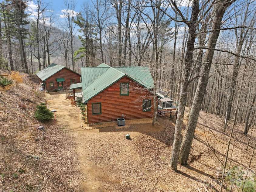 462 Little Mountain Road, Bakersville, NC 28705.  MLS# CAR4372951, YatesRealty ID 20583. 