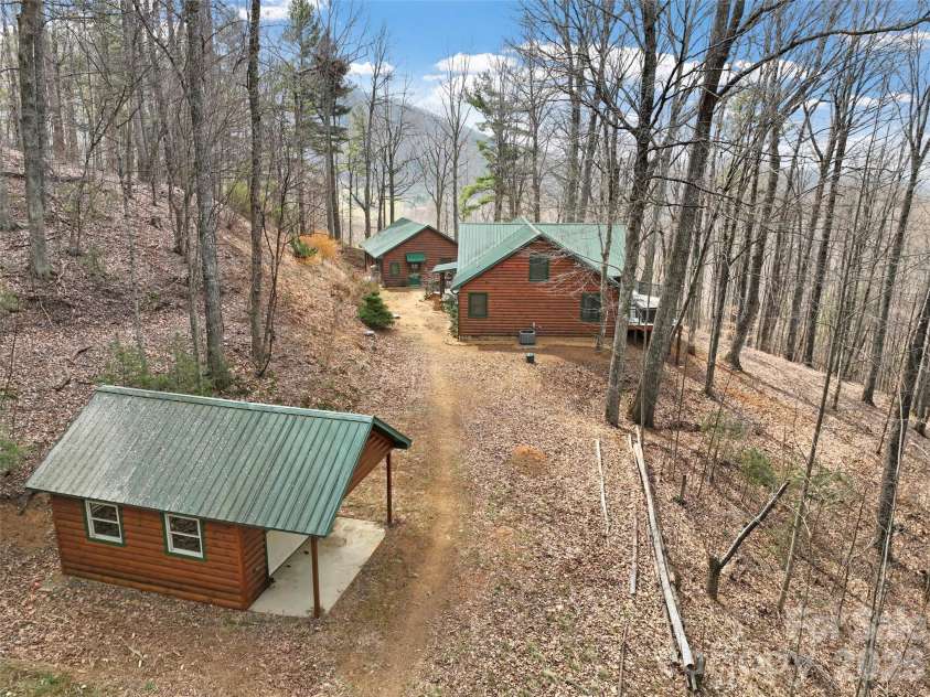 462 Little Mountain Road, Bakersville, NC 28705.  MLS# CAR4372951, YatesRealty ID 20583. 