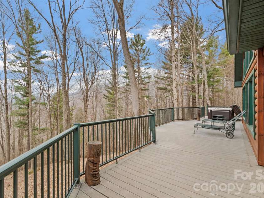 462 Little Mountain Road, Bakersville, NC 28705.  MLS# CAR4372951, YatesRealty ID 20583. 