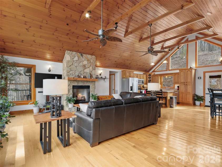 462 Little Mountain Road, Bakersville, NC 28705.  MLS# CAR4372951, YatesRealty ID 20583. 