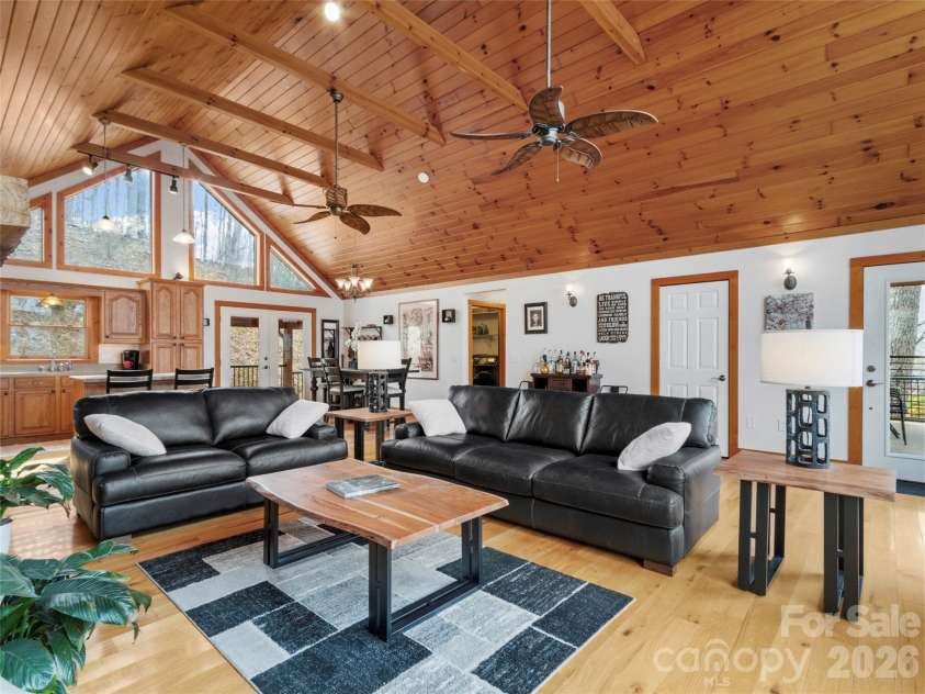 462 Little Mountain Road, Bakersville, NC 28705.  MLS# CAR4372951, YatesRealty ID 20583. 