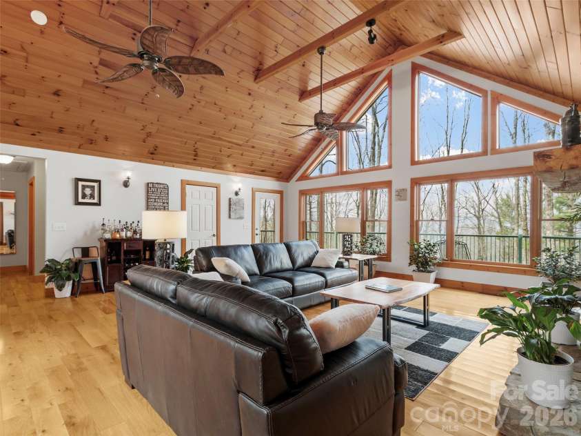 462 Little Mountain Road, Bakersville, NC 28705.  MLS# CAR4372951, YatesRealty ID 20583. 