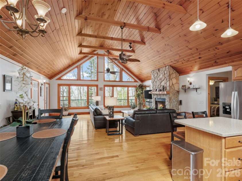 462 Little Mountain Road, Bakersville, NC 28705.  MLS# CAR4372951, YatesRealty ID 20583. 
