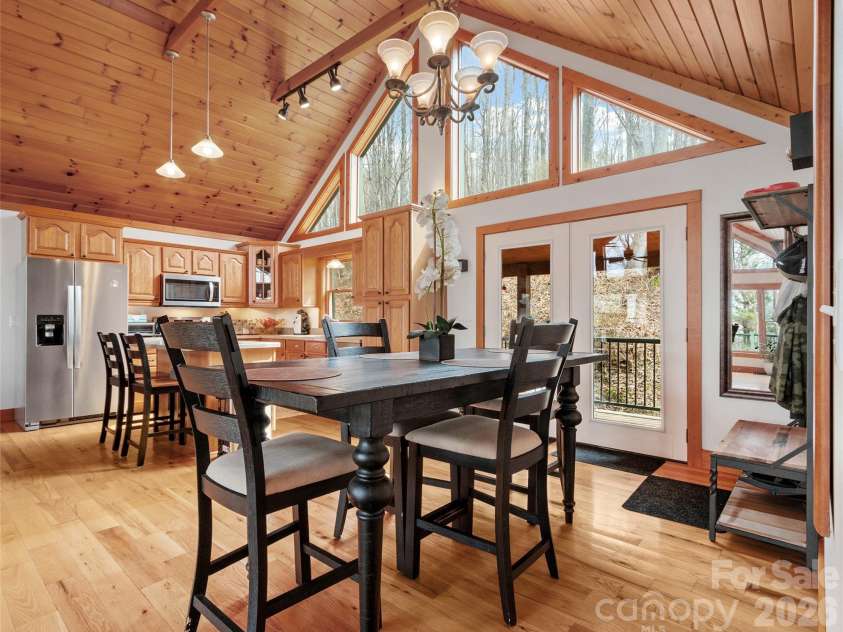 462 Little Mountain Road, Bakersville, NC 28705.  MLS# CAR4372951, YatesRealty ID 20583. 