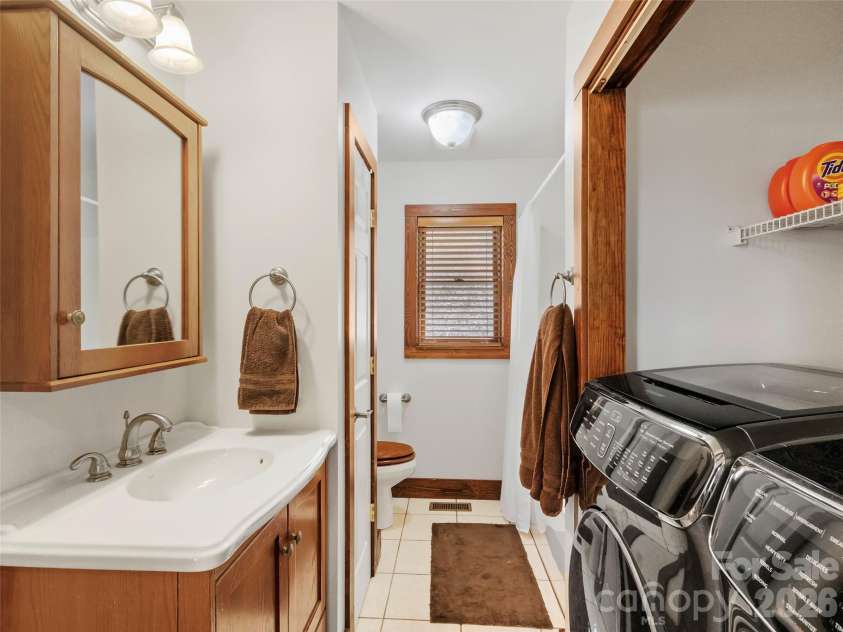 462 Little Mountain Road, Bakersville, NC 28705.  MLS# CAR4372951, YatesRealty ID 20583. 
