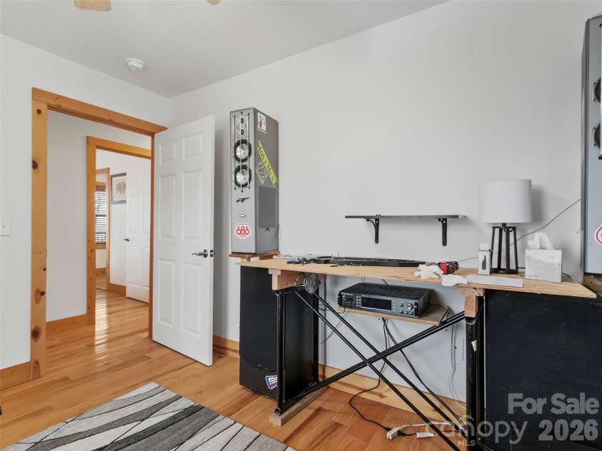 462 Little Mountain Road, Bakersville, NC 28705.  MLS# CAR4372951, YatesRealty ID 20583. 