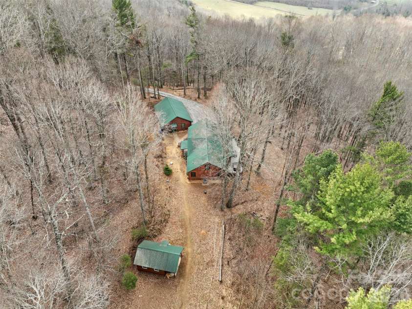 462 Little Mountain Road, Bakersville, NC 28705.  MLS# CAR4372951, YatesRealty ID 20583. 