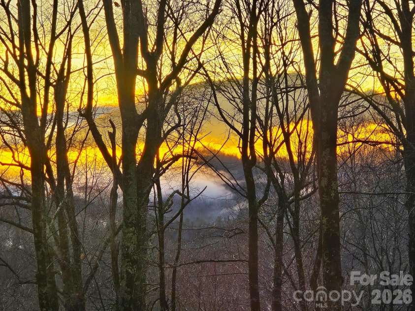 462 Little Mountain Road, Bakersville, NC 28705.  MLS# CAR4372951, YatesRealty ID 20583. 