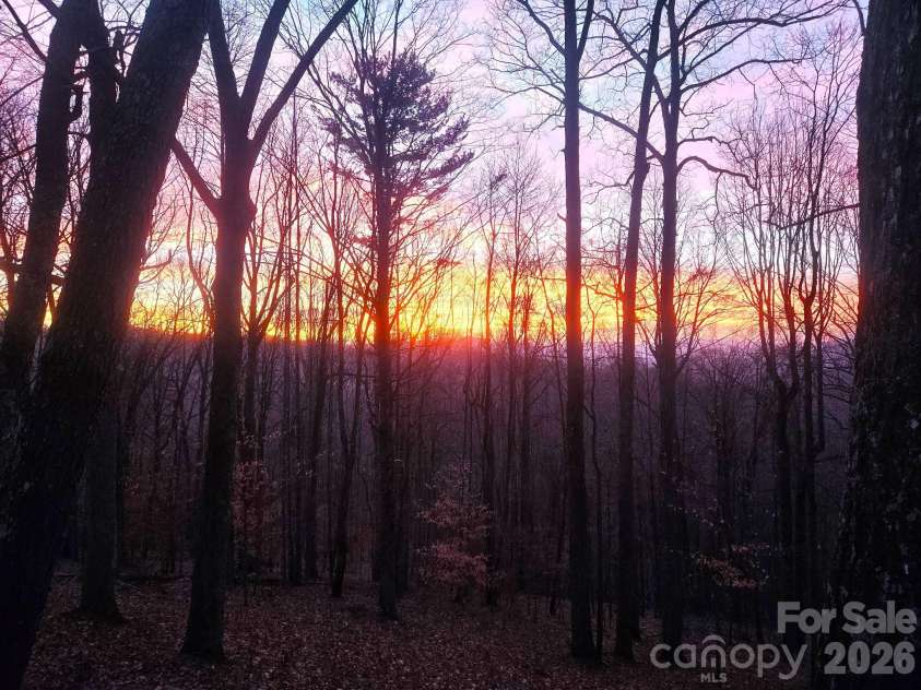 462 Little Mountain Road, Bakersville, NC 28705.  MLS# CAR4372951, YatesRealty ID 20583. 