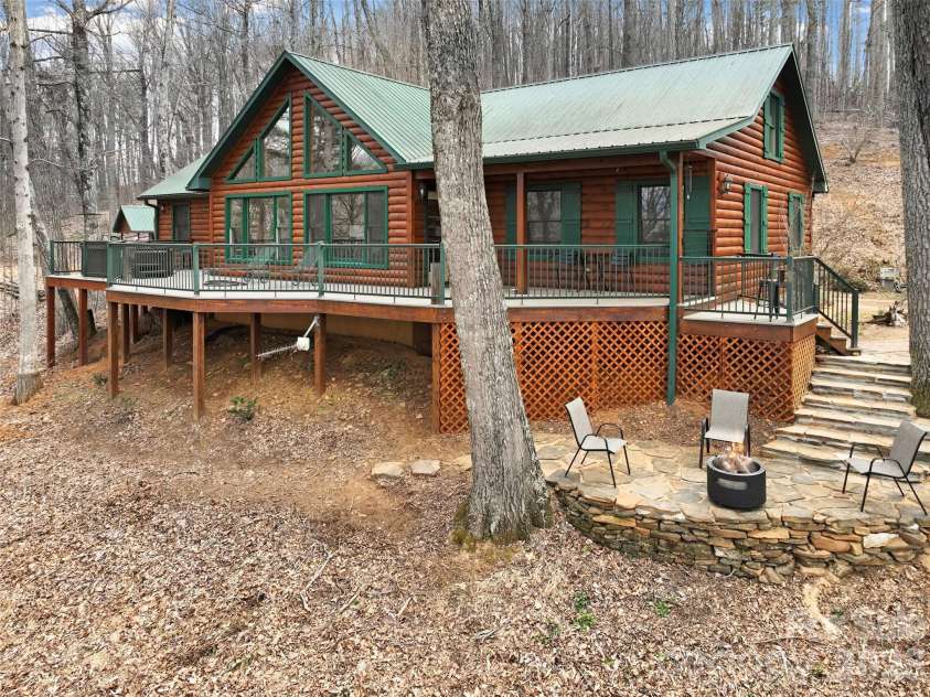 462 Little Mountain Road, Bakersville, NC 28705.  MLS# CAR4372951, YatesRealty ID 20583. 