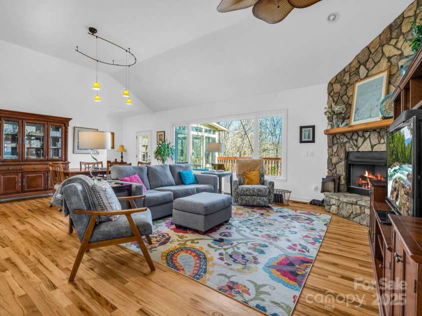 84 Usdasdi Drive, Brevard, NC 28712.  MLS# CAR4205380, YatesRealty ID 20583. 