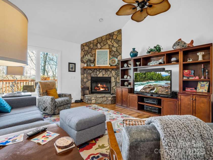 84 Usdasdi Drive, Brevard, NC 28712.  MLS# CAR4205380, YatesRealty ID 20583. 