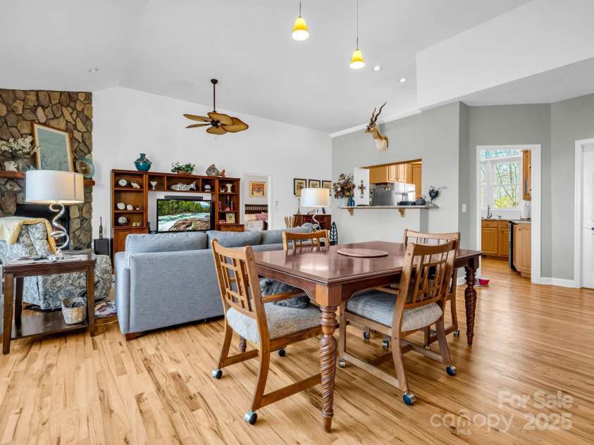 84 Usdasdi Drive, Brevard, NC 28712.  MLS# CAR4205380, YatesRealty ID 20583. 