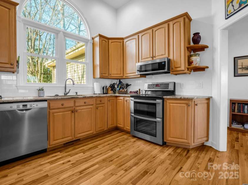 84 Usdasdi Drive, Brevard, NC 28712.  MLS# CAR4205380, YatesRealty ID 20583. 