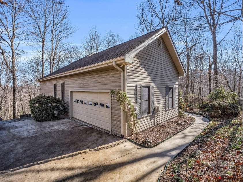 84 Usdasdi Drive, Brevard, NC 28712.  MLS# CAR4205380, YatesRealty ID 20583. 