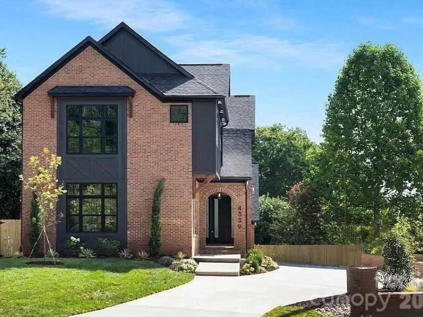 4339 Castlewood Road, Charlotte, NC 28209.  MLS# CAR4379189, YatesRealty ID 20584. 