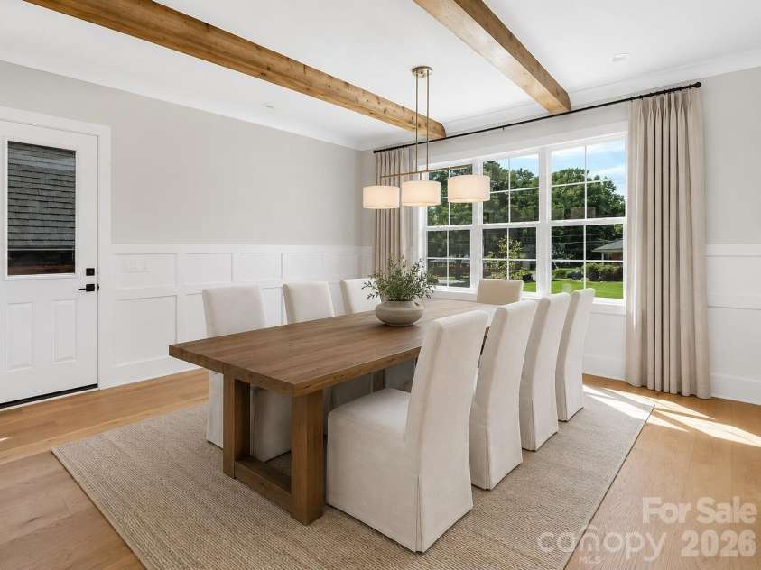 4339 Castlewood Road, Charlotte, NC 28209.  MLS# CAR4379189, YatesRealty ID 20584. 