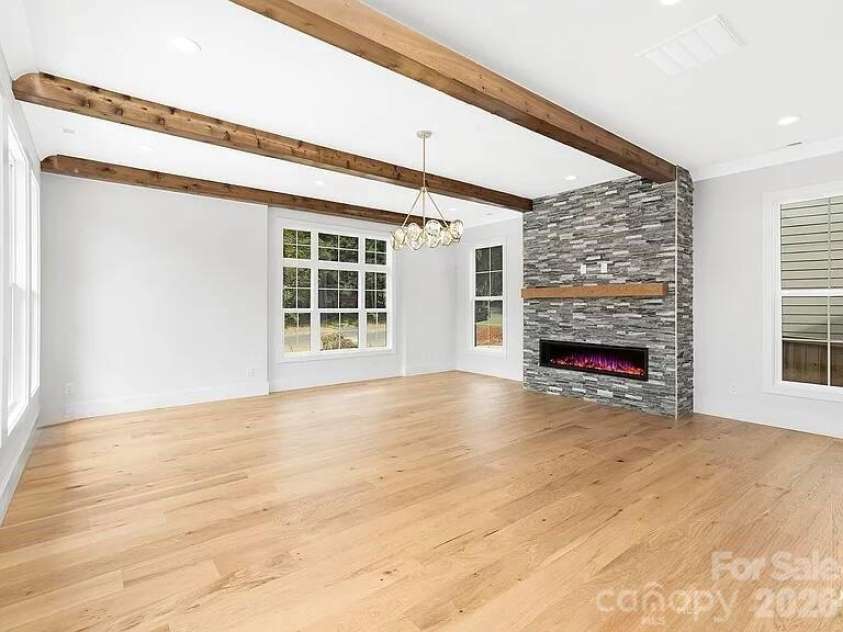 4339 Castlewood Road, Charlotte, NC 28209.  MLS# CAR4379189, YatesRealty ID 20584. 