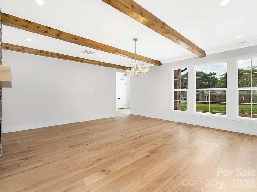 4339 Castlewood Road, Charlotte, NC 28209.  MLS# CAR4379189, YatesRealty ID 20584. 