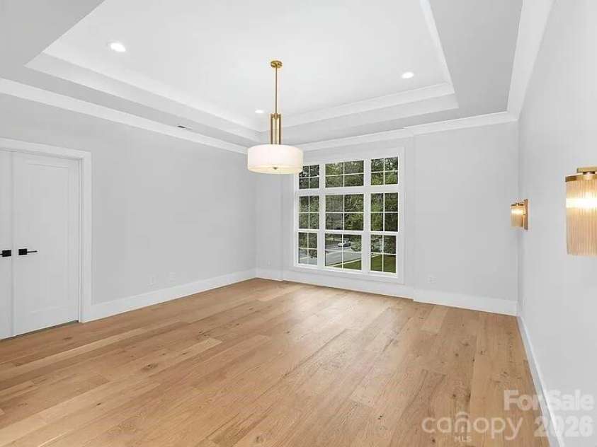 4339 Castlewood Road, Charlotte, NC 28209.  MLS# CAR4379189, YatesRealty ID 20584. 