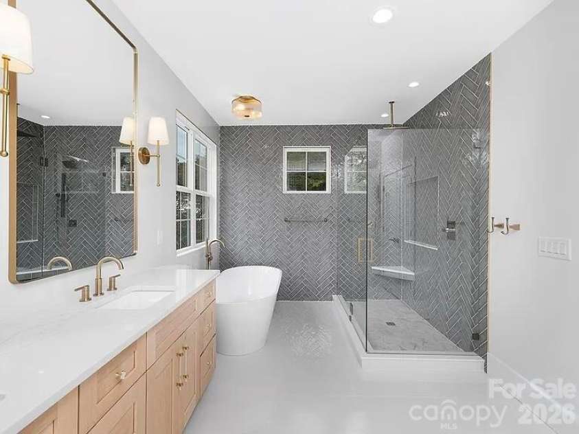 4339 Castlewood Road, Charlotte, NC 28209.  MLS# CAR4379189, YatesRealty ID 20584. 