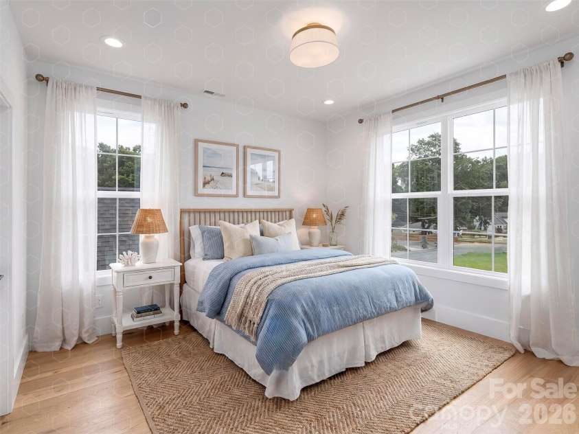 4339 Castlewood Road, Charlotte, NC 28209.  MLS# CAR4379189, YatesRealty ID 20584. 