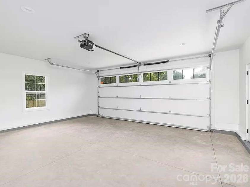 4339 Castlewood Road, Charlotte, NC 28209.  MLS# CAR4379189, YatesRealty ID 20584. 