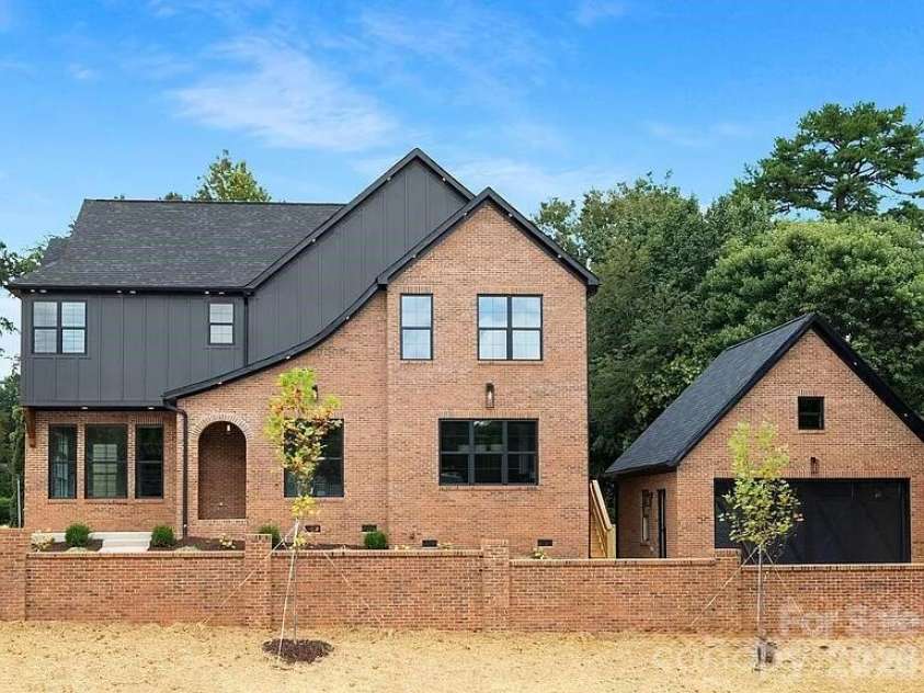 4339 Castlewood Road, Charlotte, NC 28209.  MLS# CAR4379189, YatesRealty ID 20584. 