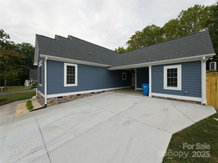 206 Montclair Drive, Locust, NC 28097.  MLS# CAR4305500, YatesRealty ID 20585. 