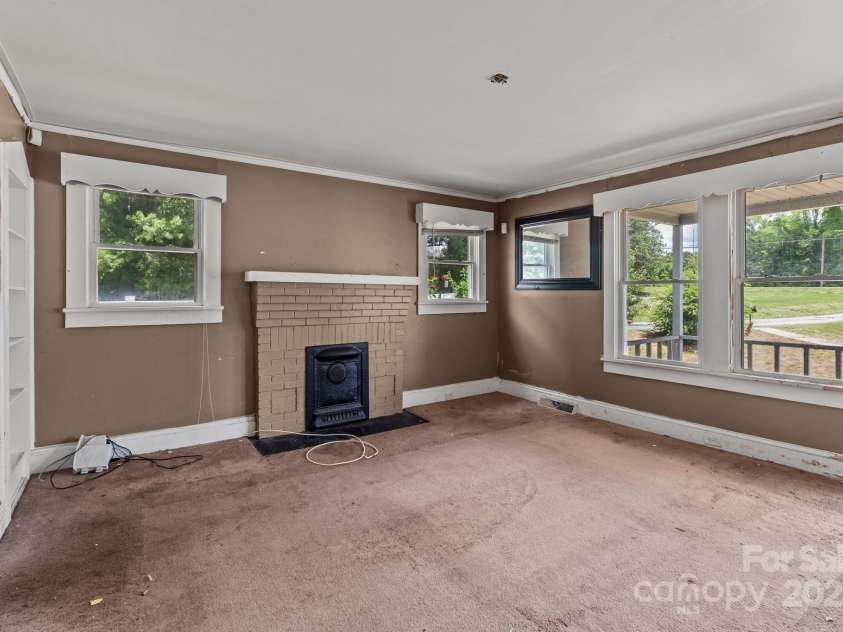 2809 Main Street, Kannapolis, NC 28081.  MLS# CAR4259233, YatesRealty ID 20587. 