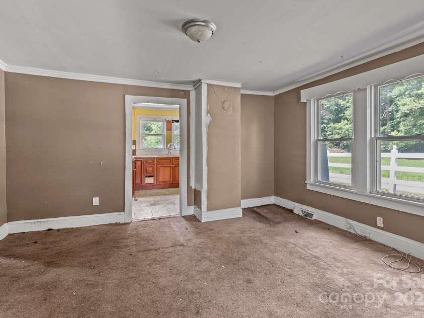 2809 Main Street, Kannapolis, NC 28081.  MLS# CAR4259233, YatesRealty ID 20587. 