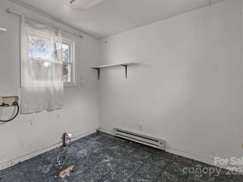 2809 Main Street, Kannapolis, NC 28081.  MLS# CAR4259233, YatesRealty ID 20587. 