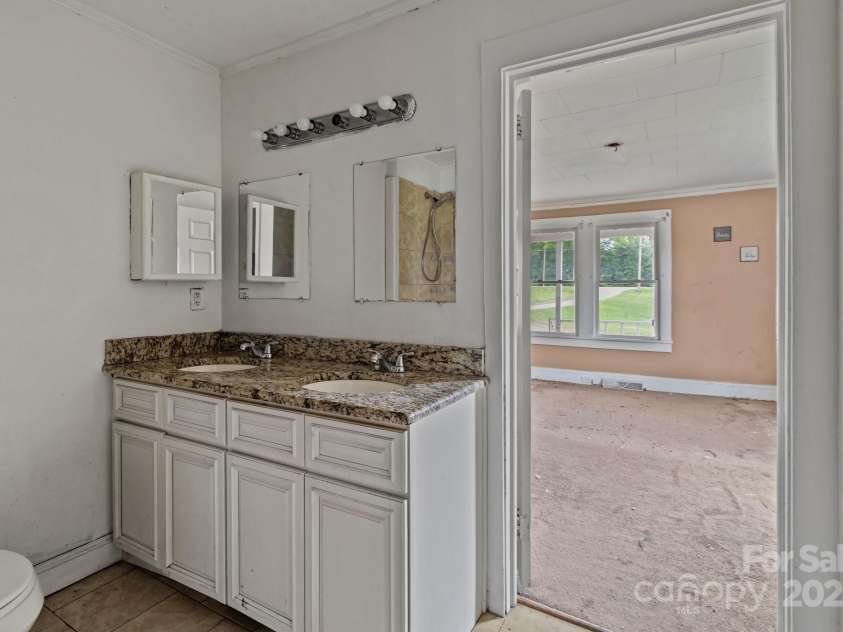 2809 Main Street, Kannapolis, NC 28081.  MLS# CAR4259233, YatesRealty ID 20587. 