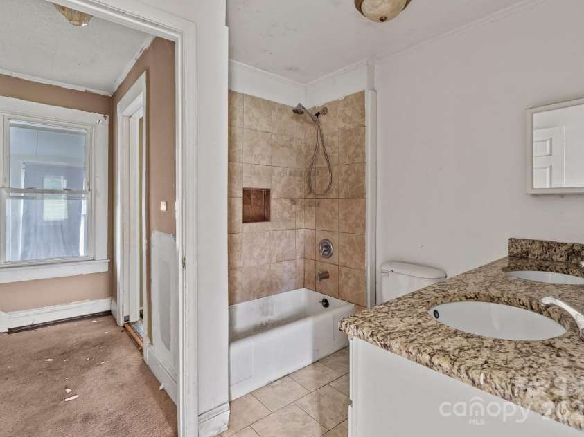 2809 Main Street, Kannapolis, NC 28081.  MLS# CAR4259233, YatesRealty ID 20587. 