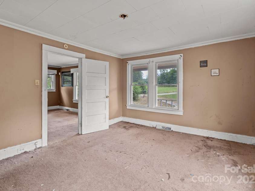 2809 Main Street, Kannapolis, NC 28081.  MLS# CAR4259233, YatesRealty ID 20587. 