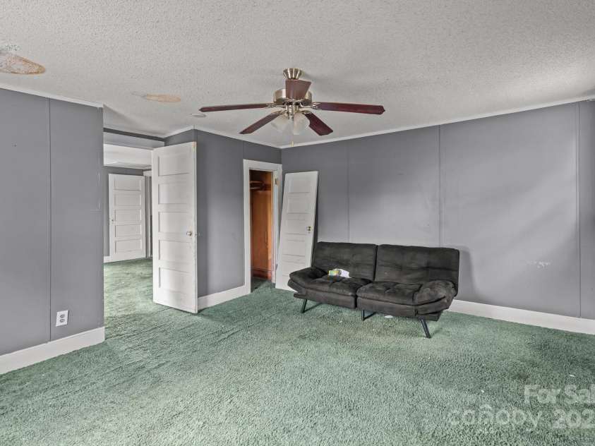 2809 Main Street, Kannapolis, NC 28081.  MLS# CAR4259233, YatesRealty ID 20587. 