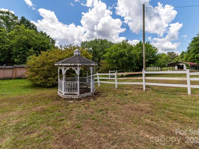 2809 Main Street, Kannapolis, NC 28081.  MLS# CAR4259233, YatesRealty ID 20587. 