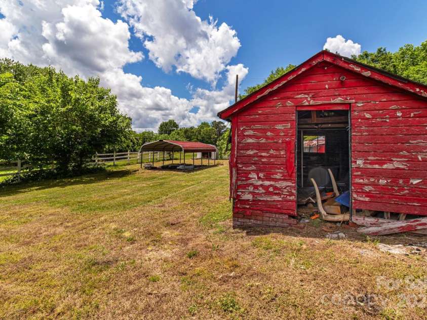 2809 Main Street, Kannapolis, NC 28081.  MLS# CAR4259233, YatesRealty ID 20587. 