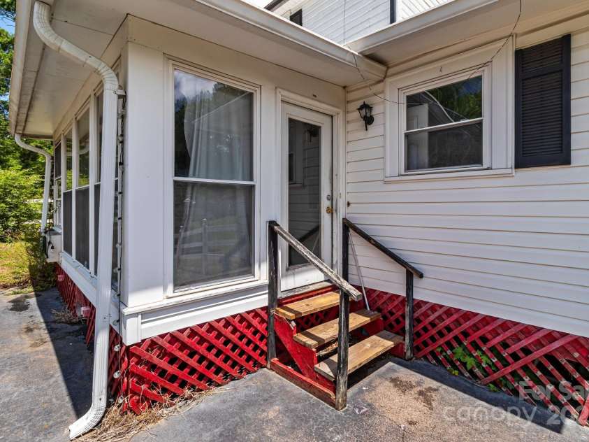 2809 Main Street, Kannapolis, NC 28081.  MLS# CAR4259233, YatesRealty ID 20587. 