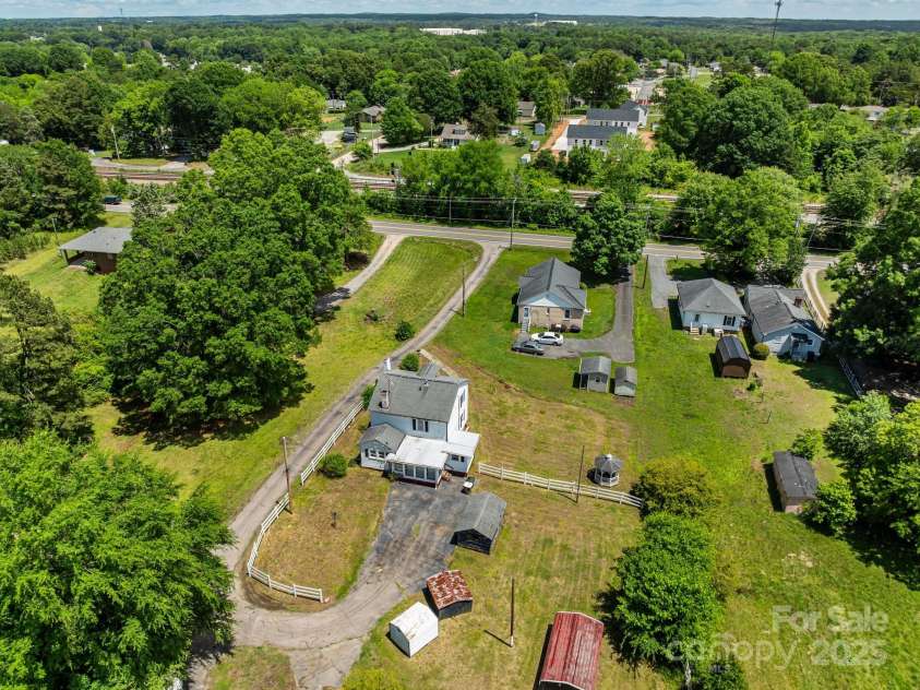 2809 Main Street, Kannapolis, NC 28081.  MLS# CAR4259233, YatesRealty ID 20587. 
