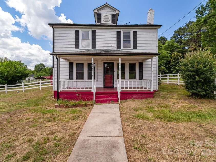 2809 Main Street, Kannapolis, NC 28081.  MLS# CAR4259233, YatesRealty ID 20587. Welcome to 2809 N Main St!