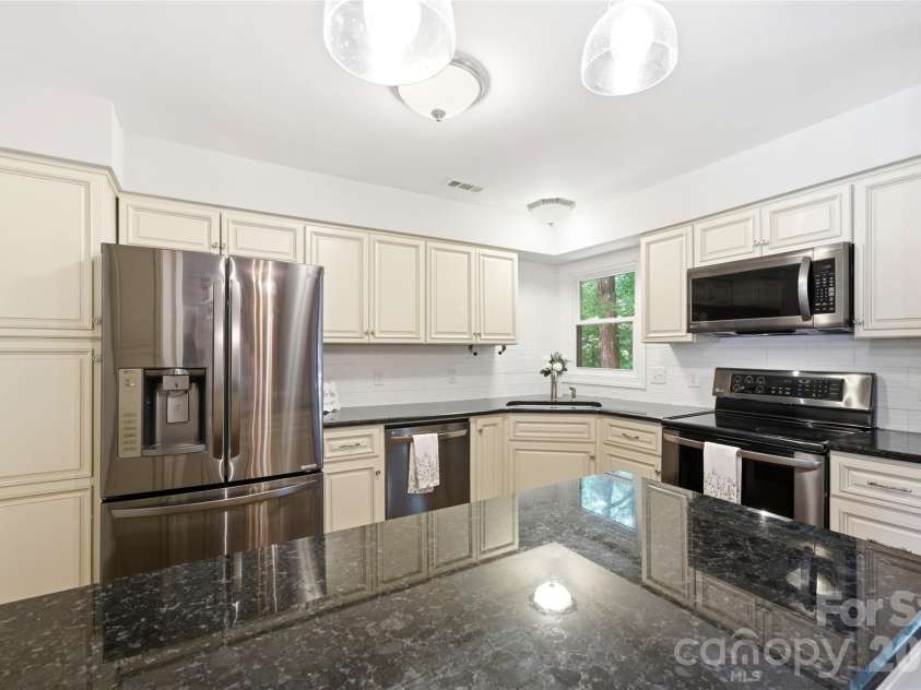 3066 Point Clear Drive, Fort Mill, SC 29708.  MLS# CAR4373528, YatesRealty ID 20589. 