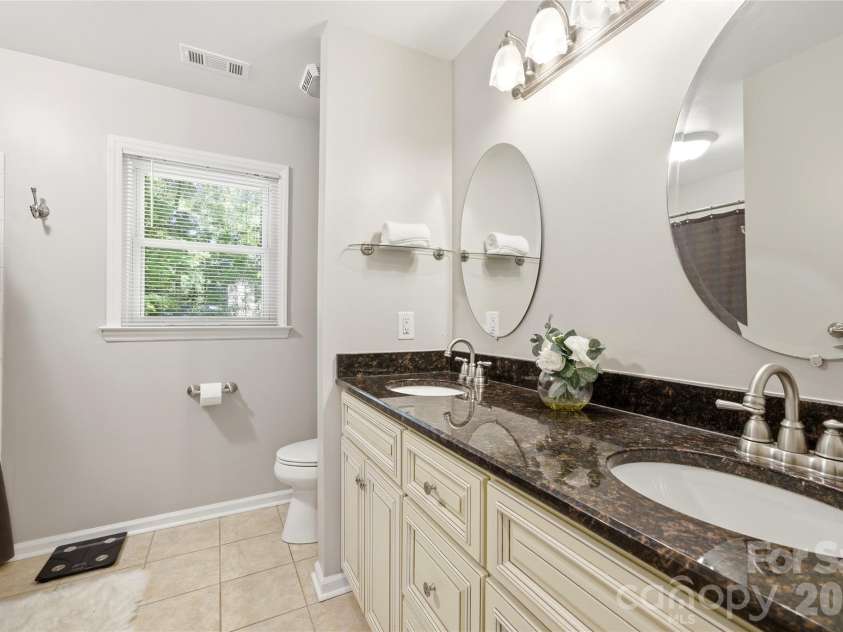 3066 Point Clear Drive, Fort Mill, SC 29708.  MLS# CAR4373528, YatesRealty ID 20589. 