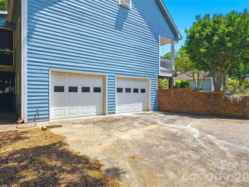 3066 Point Clear Drive, Fort Mill, SC 29708.  MLS# CAR4373528, YatesRealty ID 20589. 