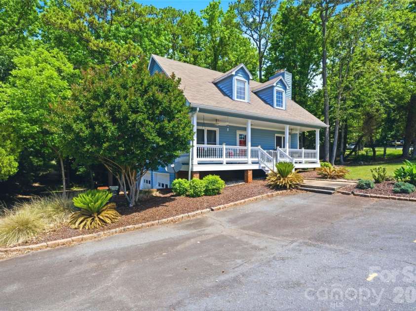 3066 Point Clear Drive, Fort Mill, SC 29708.  MLS# CAR4373528, YatesRealty ID 20589. 