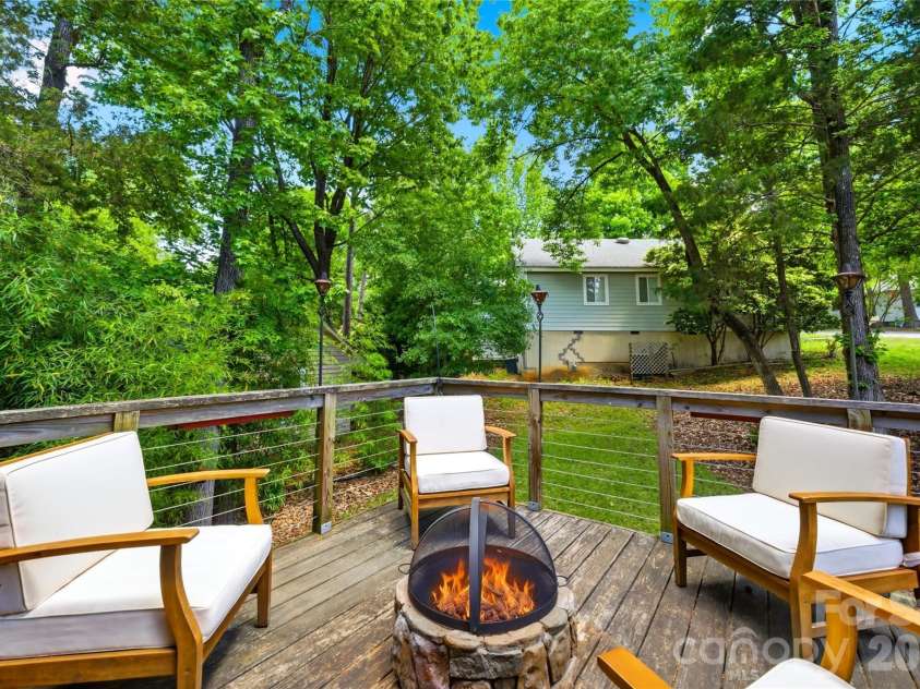 3066 Point Clear Drive, Fort Mill, SC 29708.  MLS# CAR4373528, YatesRealty ID 20589. 